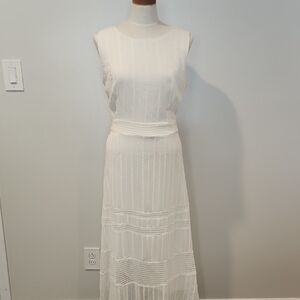 Taylor Women's White Sleeveless Dress